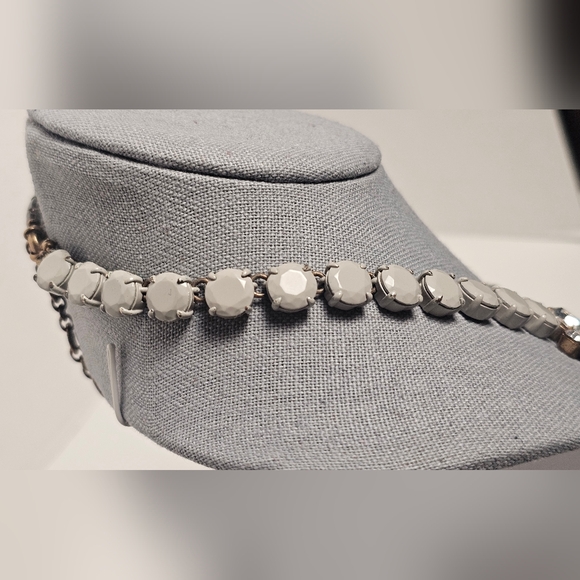 [J. CREW] Matte Gray Coated Stones Crystal Drop Statement Necklace - Picture 4 of 16
